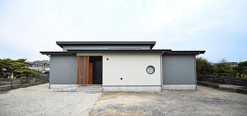 【平屋】開放感ある勾配天井が魅力のLDK